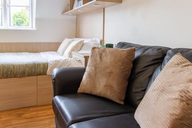 1 bed studio, Lower North Street, City Centre, Exeter, EX43EU - Image 3